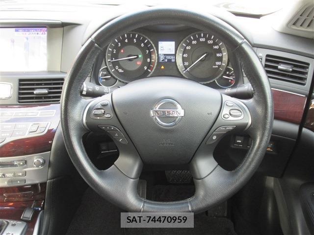Nissan CIMA 2013-04 7802700-4