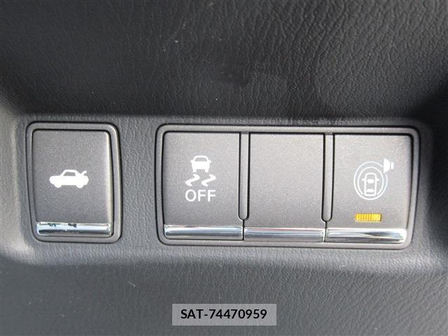 Nissan CIMA 2013-04 7802700-6