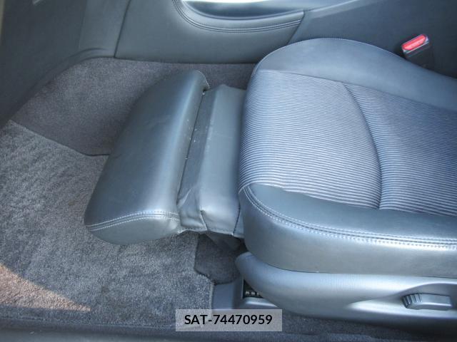 Nissan CIMA 2013-04 7802700-9