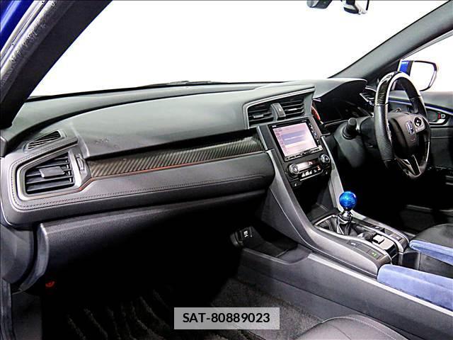 Honda CIVIC 2019-04 7802869-12
