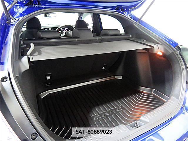 Honda CIVIC 2019-04 7802869-18
