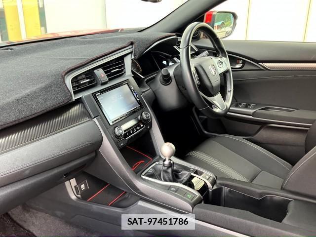 Honda CIVIC 2018-12 7809837-17