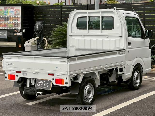 Nissan CLIPPER TRUCK 2026-03 7803288-1