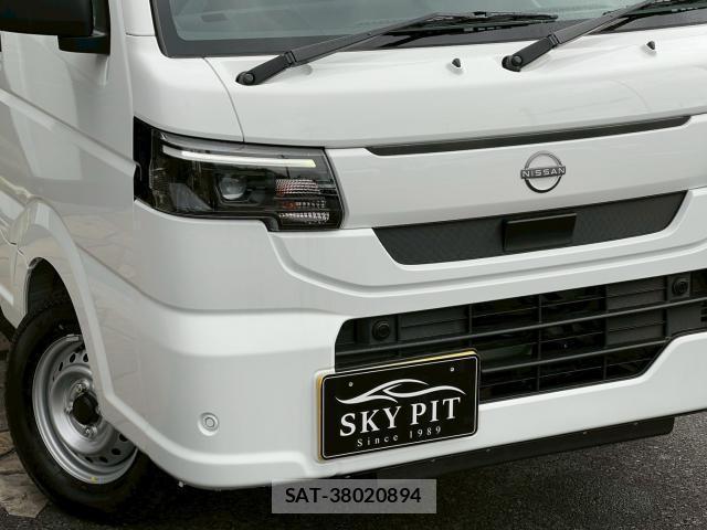 Nissan CLIPPER TRUCK 2026-03 7803288-12