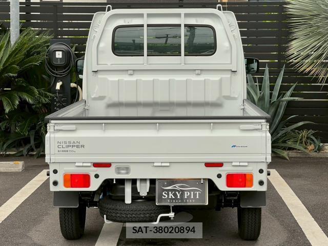 Nissan CLIPPER TRUCK 2026-03 7803288-17