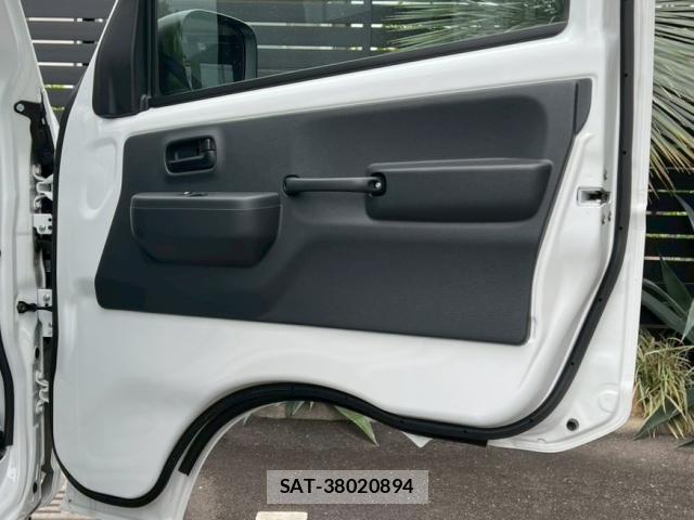 Nissan CLIPPER TRUCK 2026-03 7803288-19