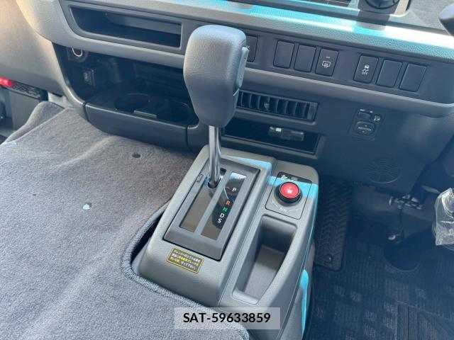 Toyota COASTER 2026-04 7800905-15