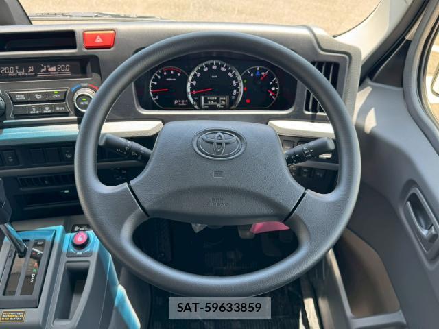 Toyota COASTER 2026-04 7800905-17