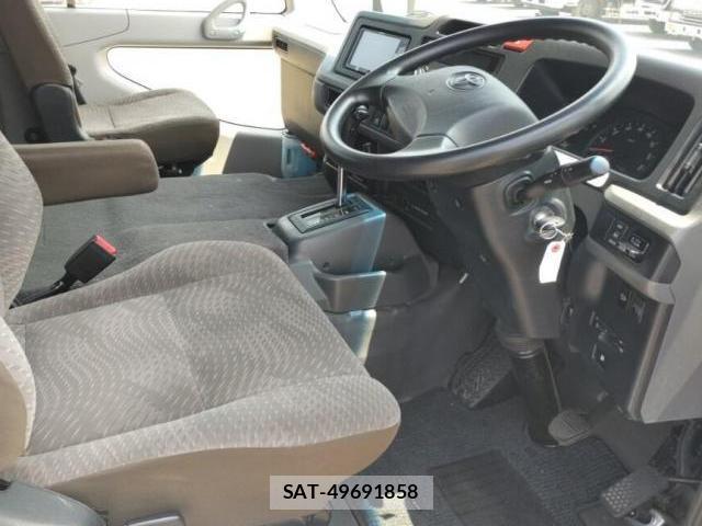 Toyota COASTER 2018-06 7803769-2