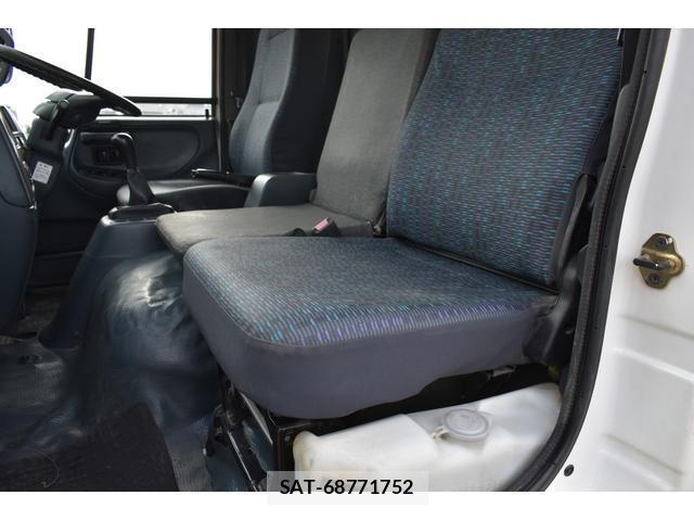 UD Trucks CONDOR 2006-09 7796511-12