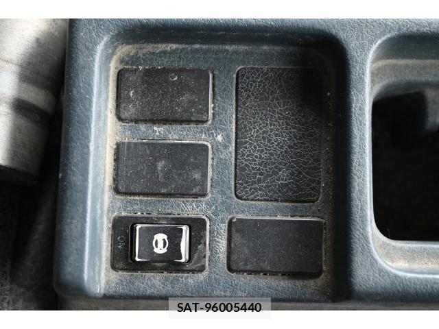 UD Trucks CONDOR 2011-01 7806051-19