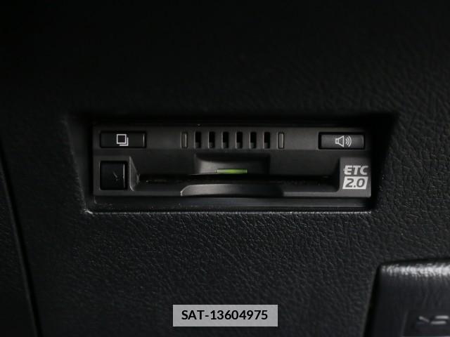 Toyota COROLLA AXIO 2017-04 7796294-16