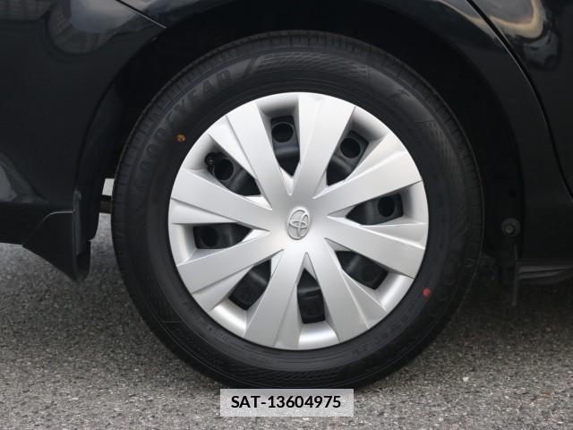 Toyota COROLLA AXIO 2017-04 7796294-19
