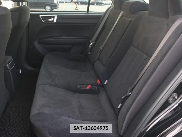 Toyota COROLLA AXIO 2017-04 7796294-6