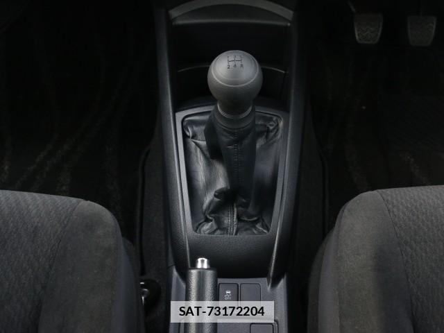 Toyota COROLLA AXIO 2017-06 7796305-15