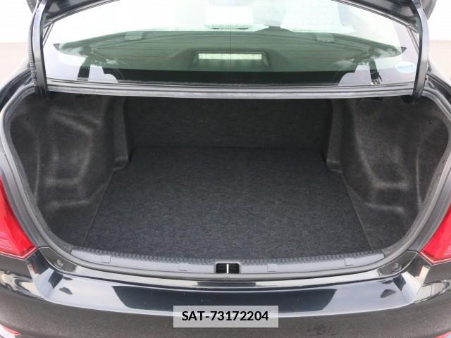 Toyota COROLLA AXIO 2017-06 7796305-18