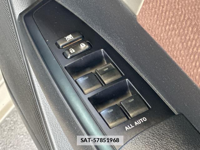 Toyota COROLLA AXIO 2013-08 7808939-17