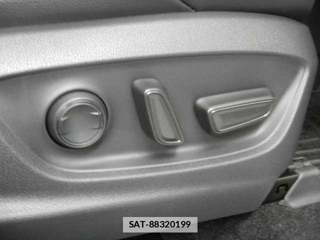 Toyota COROLLA CROSS 2022-07 7810753-11