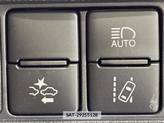 Toyota COROLLA FIELDER 2018-06 7796936-6