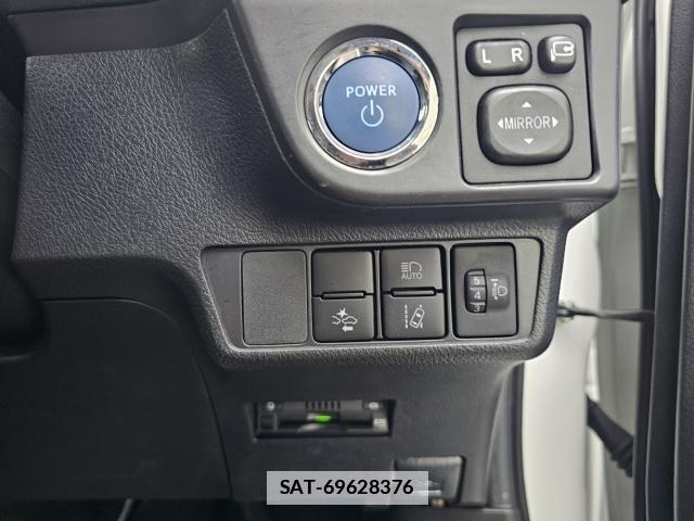 Toyota COROLLA FIELDER 2022-06 7809940-12