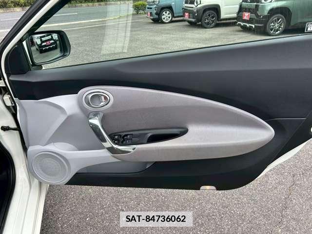 Honda CR-Z 2011-03 7795609-17