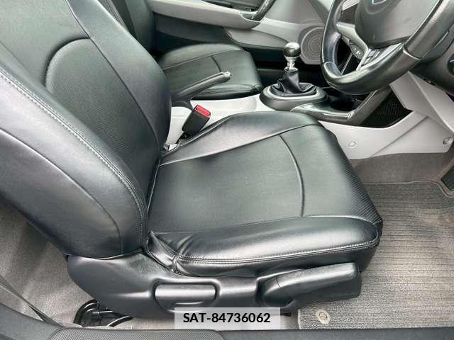 Honda CR-Z 2011-03 7795609-2