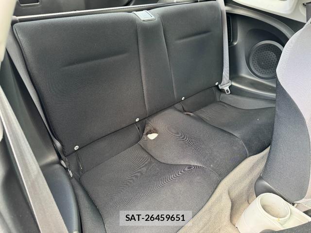 Honda CR-Z 2010-03 7796409-11