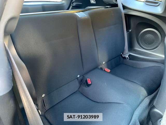 Honda CR-Z 2011-11 7797024-15