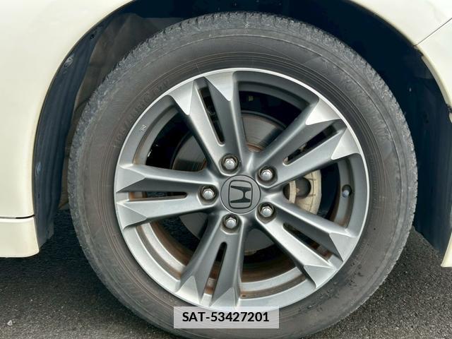Honda CR-Z 2013-06 7797196-5