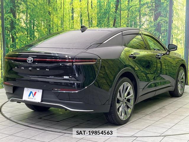 Toyota Crown Crossover 2023-01 7793300-16