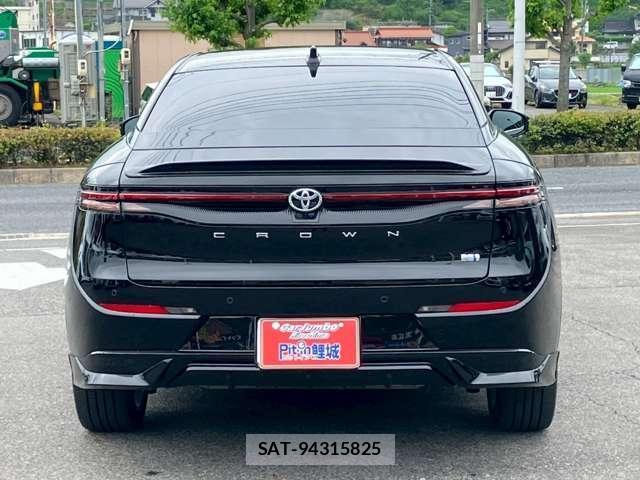 Toyota Crown Crossover 2022-10 7795734-19