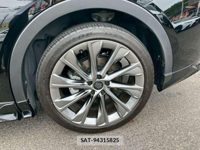 Toyota Crown Crossover 2022-10 7795734-7