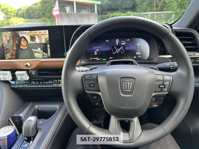 Toyota Crown Crossover 2023-04 7796575-2