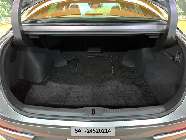 Toyota Crown Crossover 2024-03 7799117-12