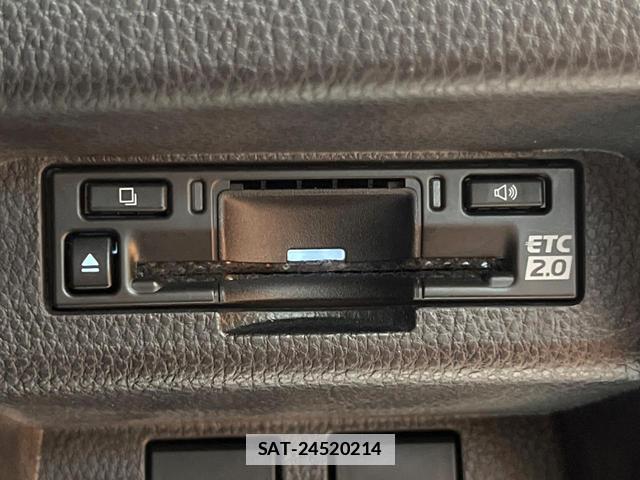 Toyota Crown Crossover 2024-03 7799117-9
