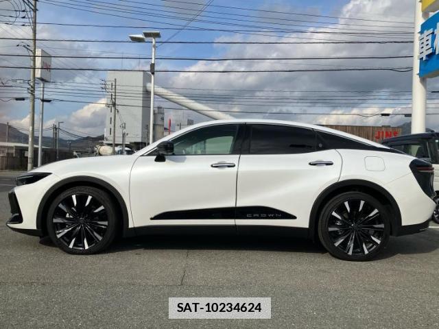Toyota Crown Crossover 2023-06 7800246-1