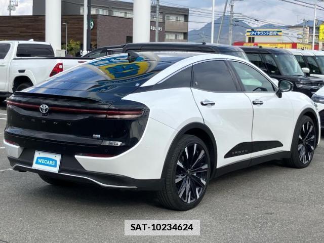 Toyota Crown Crossover 2023-06 7800246-2