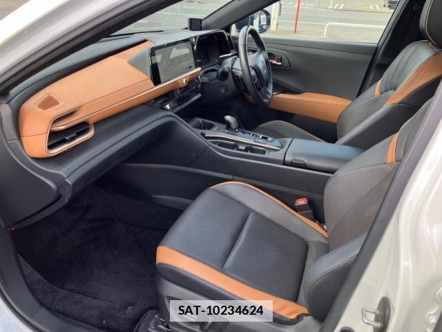 Toyota Crown Crossover 2023-06 7800246-6