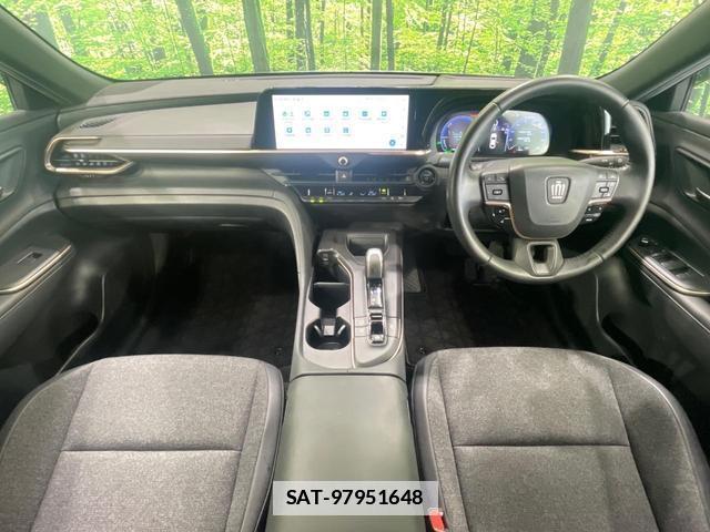 Toyota Crown Crossover 2023-03 7801576-1
