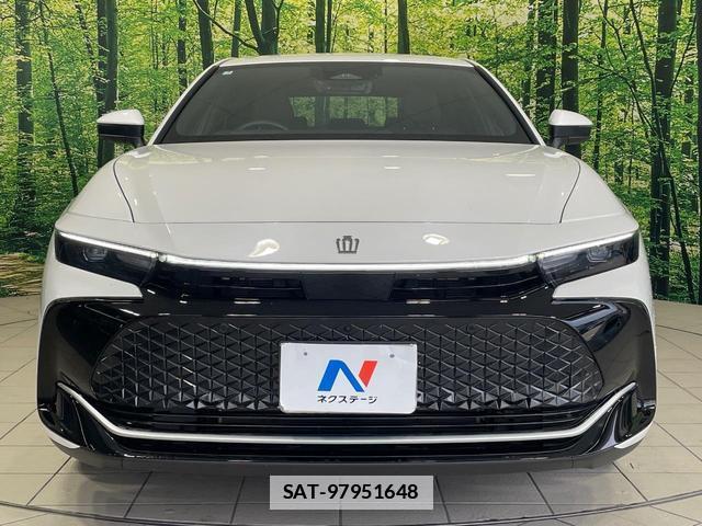 Toyota Crown Crossover 2023-03 7801576-13