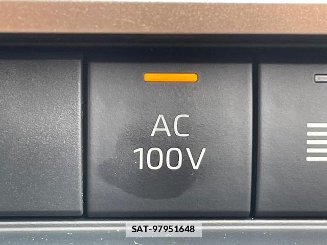 Toyota Crown Crossover 2023-03 7801576-6