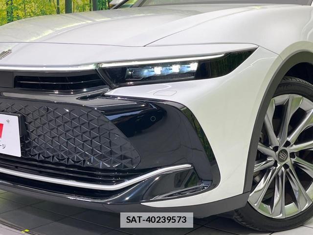 Toyota Crown Crossover 2023-02 7804846-11