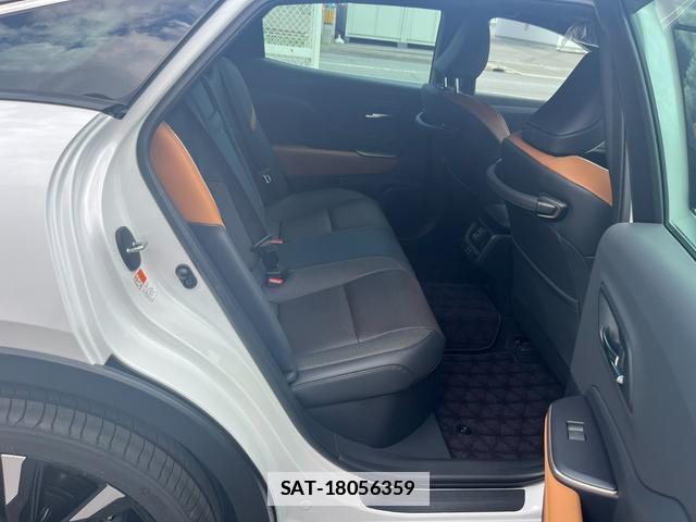 Toyota Crown Crossover 2023-07 7805842-13