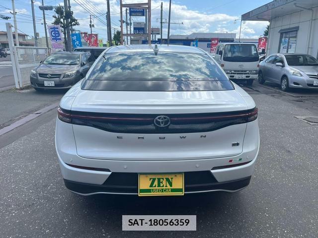 Toyota Crown Crossover 2023-07 7805842-7