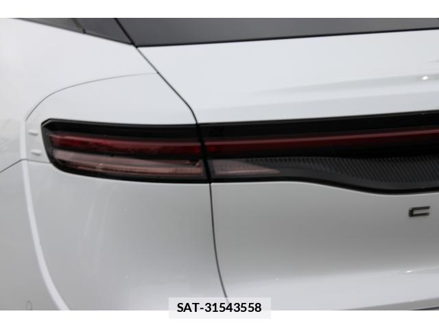 Toyota Crown Crossover 2023-07 7809471-17