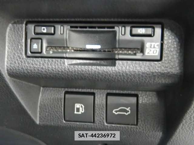 Toyota Crown Crossover 2023-01 7810768-11