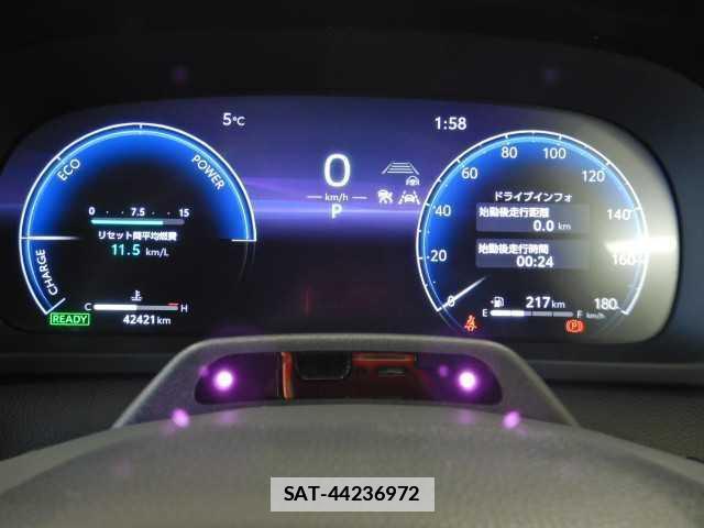 Toyota Crown Crossover 2023-01 7810768-13
