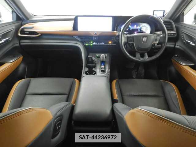 Toyota Crown Crossover 2023-01 7810768-2