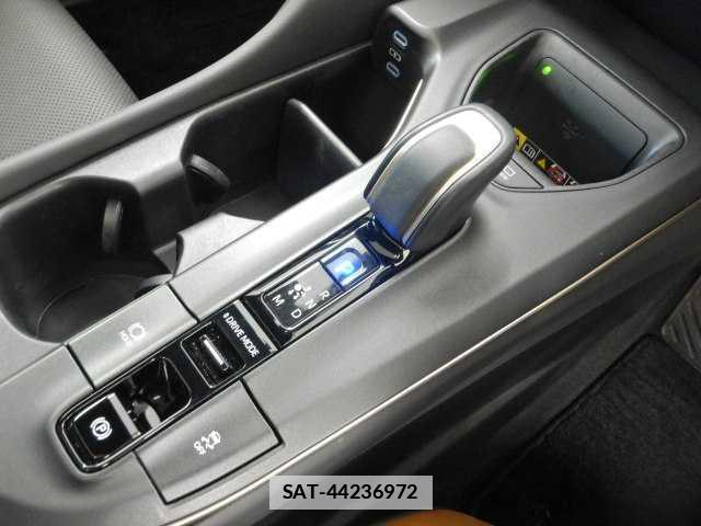 Toyota Crown Crossover 2023-01 7810768-8