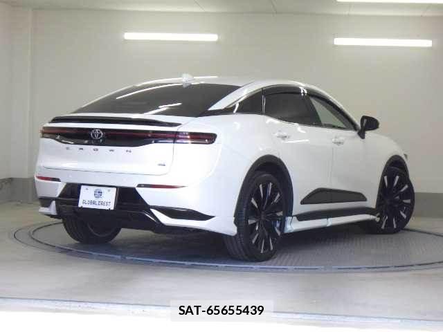 Toyota Crown Crossover 2023-03 7810894-1